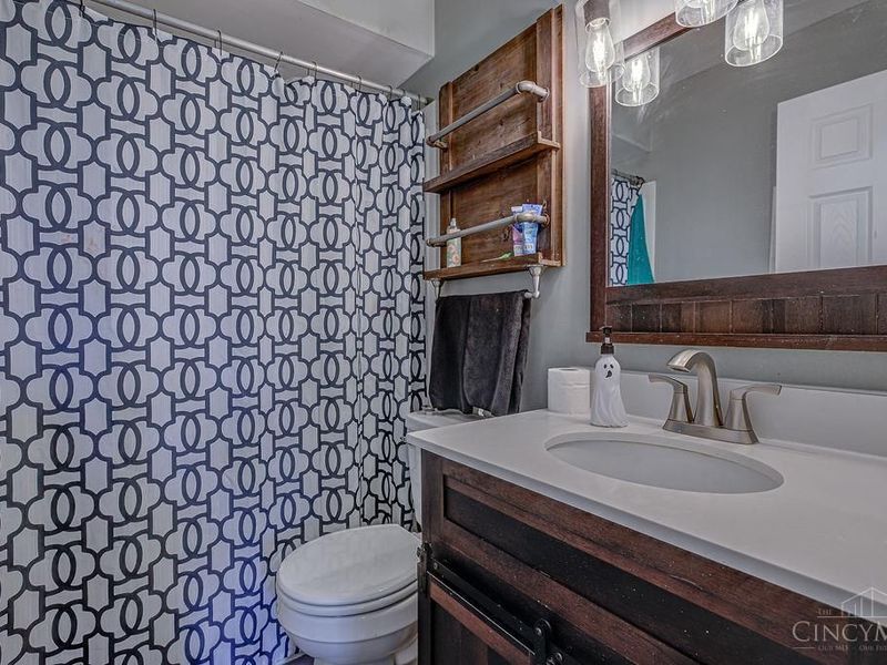 672 Glenway Drive, Hamilton, OH 45013 Photo 20