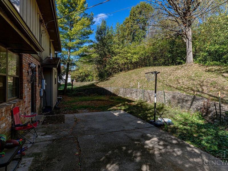 672 Glenway Drive, Hamilton, OH 45013 Photo 26