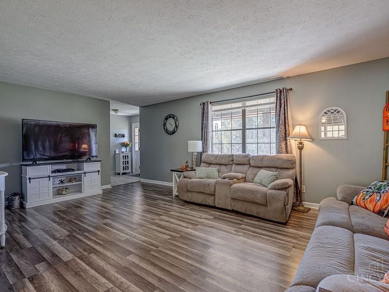 672 Glenway Drive, Hamilton, OH 45013 Photo 5