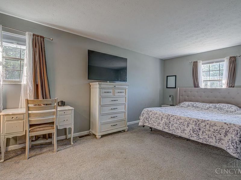 672 Glenway Drive, Hamilton, OH 45013 Photo 6