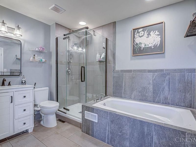 672 Glenway Drive, Hamilton, OH 45013 Photo 8