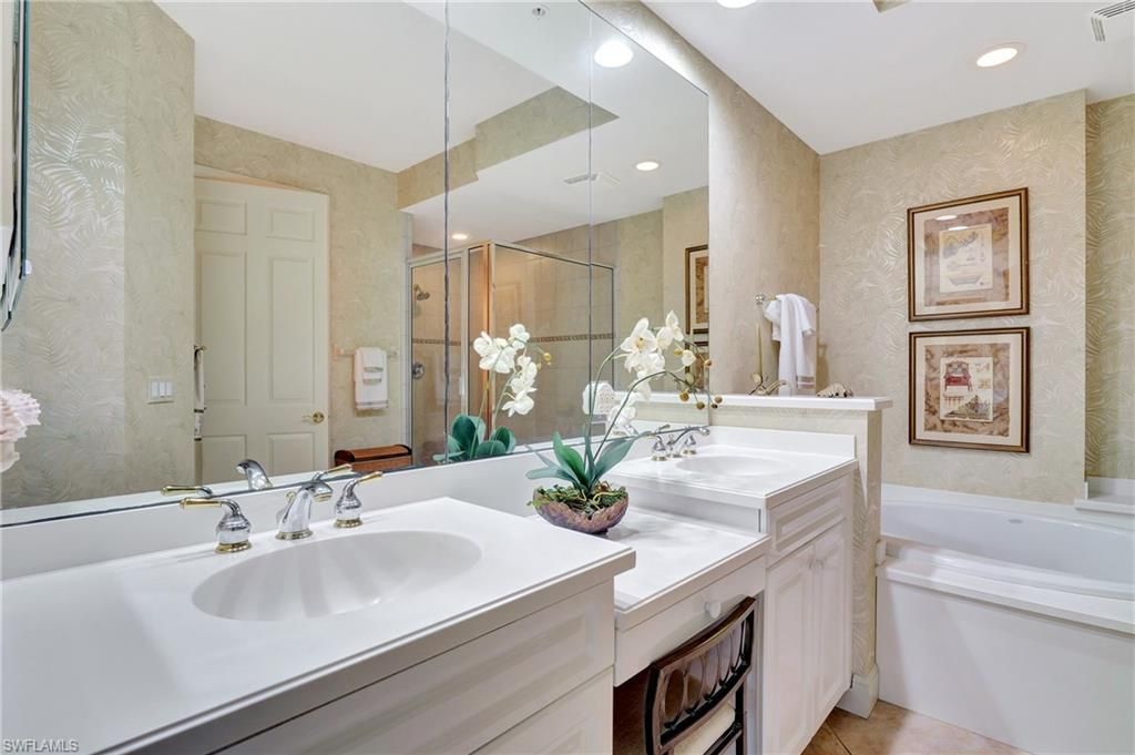 720 Waterford Dr, Unit 302, Naples, FL 34113 Photo