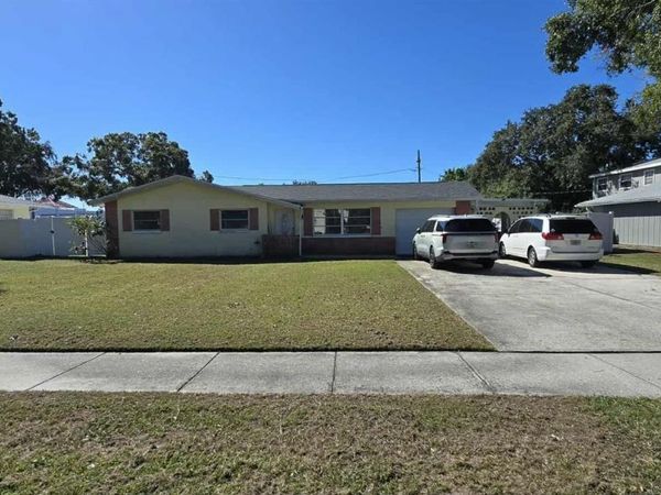 2571 CENTRAL AVENUE, CLEARWATER, FL 33764