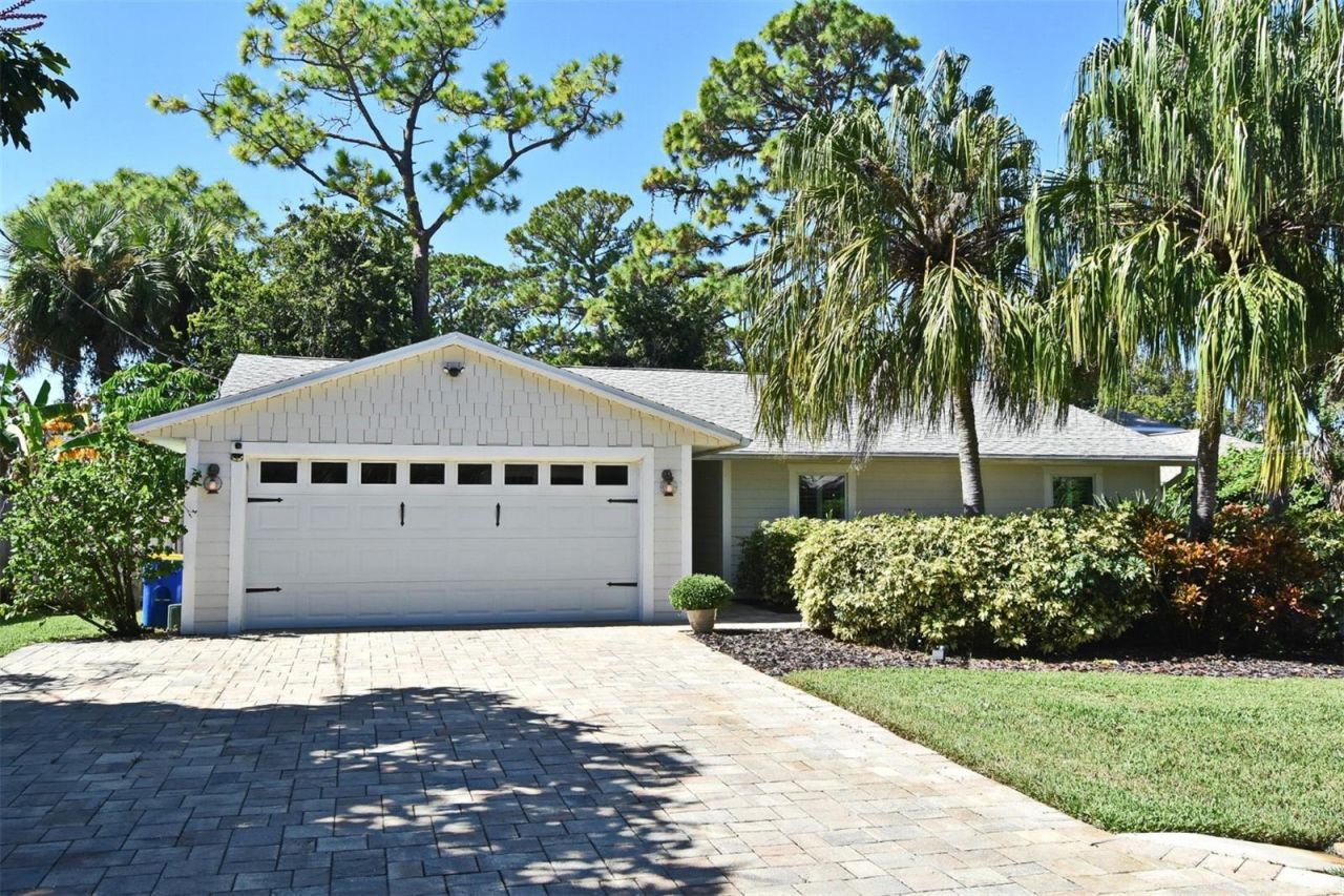 1312 2nd Street, Edgewater, FL 32132 Main Photo