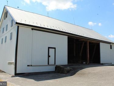 4882 WOLFGANG ROAD, Unit BARN &, GLENVILLE, PA 17329