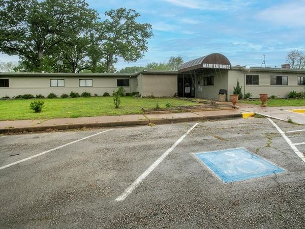 707 N Waldrip Street , Grand Saline, TX 75140