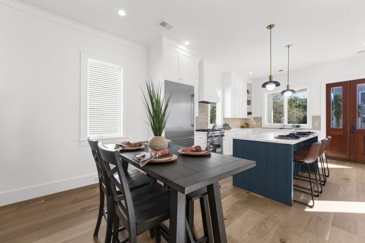 768 Gate Post Drive Photo 12