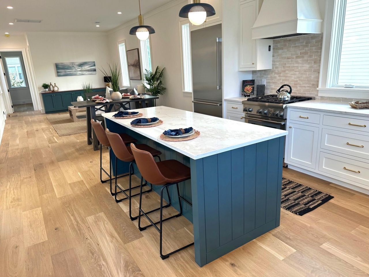 768 Gate Post Drive Photo 5