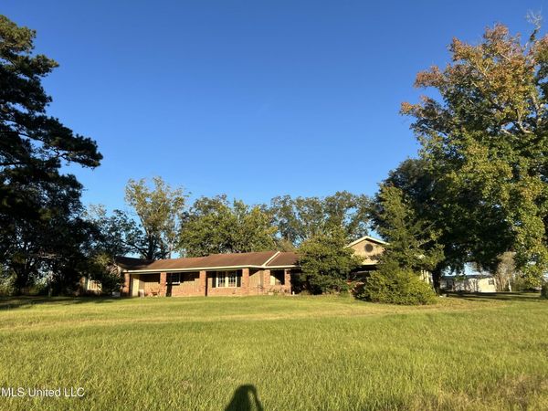 2066 S Hwy 569 Highway, Liberty, MS 39645