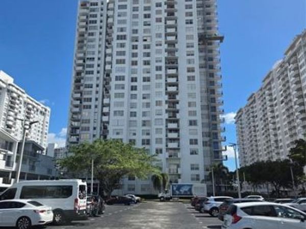 2750 NE 183rd Street, Unit 1803, Aventura, FL 33160