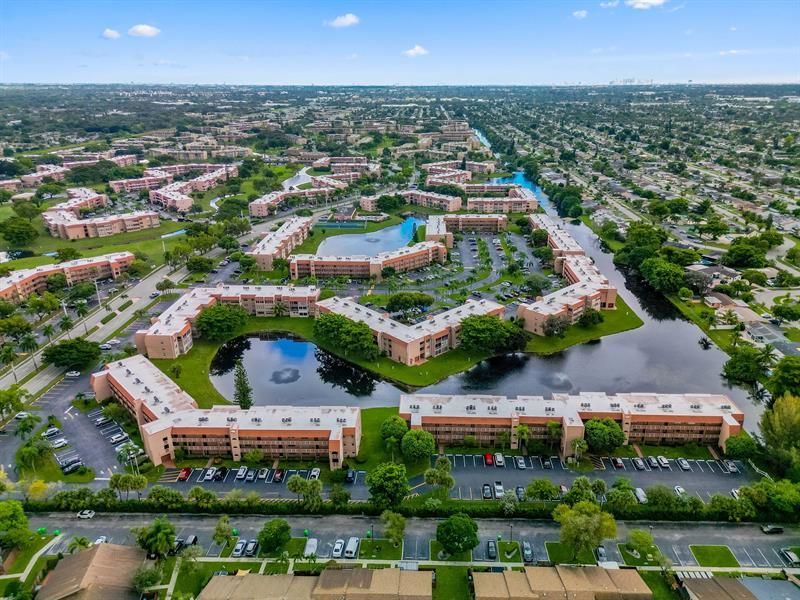 9660 Sunrise Lakes Boulevard, Unit 103, Sunrise, FL 33322 Photo