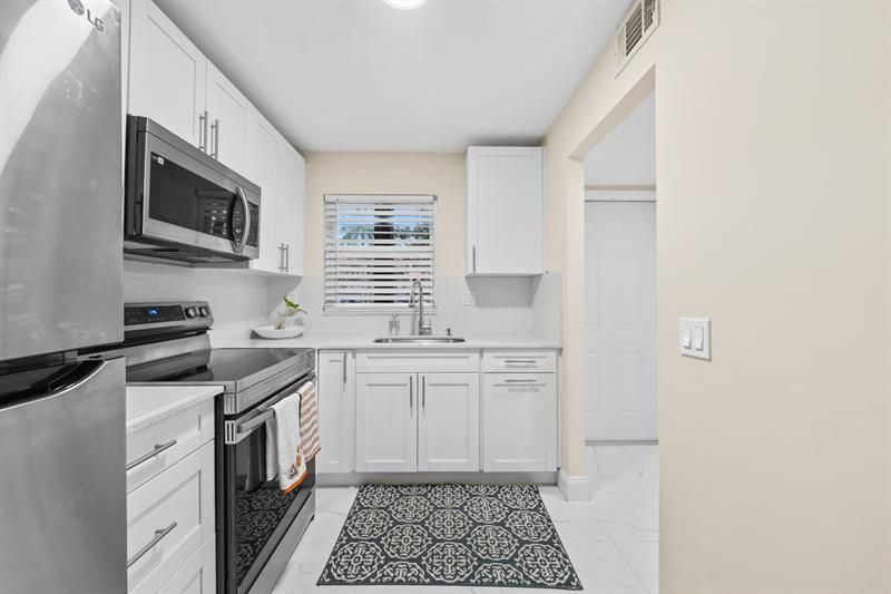 9660 Sunrise Lakes Boulevard, Unit 103, Sunrise, FL 33322 Photo