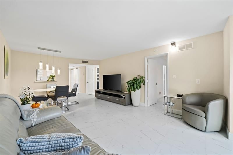 9660 Sunrise Lakes Boulevard, Unit 103, Sunrise, FL 33322 Photo