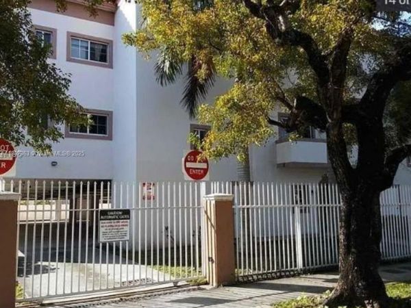 1234 NW 4th St, Unit 308, Miami, FL 33125