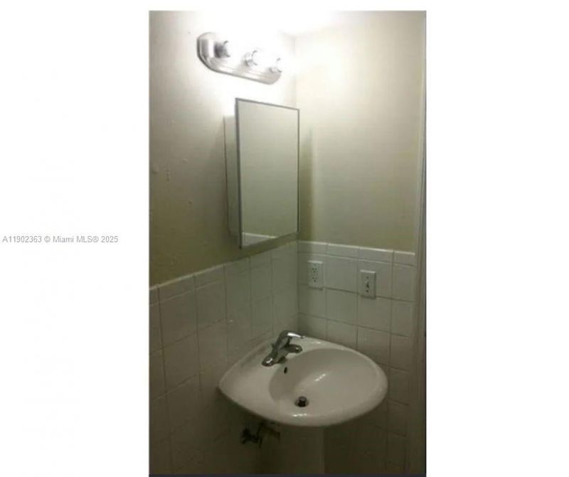 1234 NW 4th St, Unit 308, Miami, FL 33125 Photo
