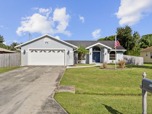 471 SE Ron Rico Terrace, Port Saint Lucie, FL 34983