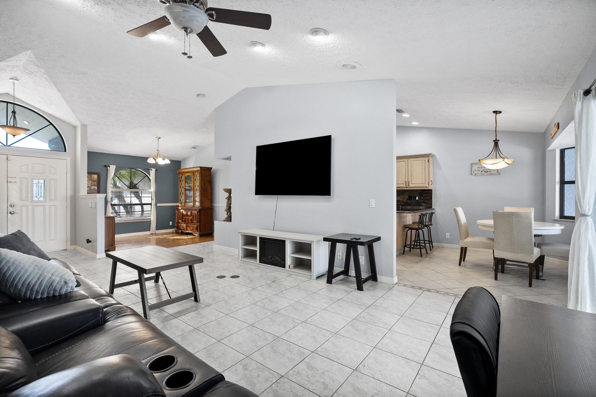 471 SE Ron Rico Terrace, Port Saint Lucie, FL 34983 Photo
