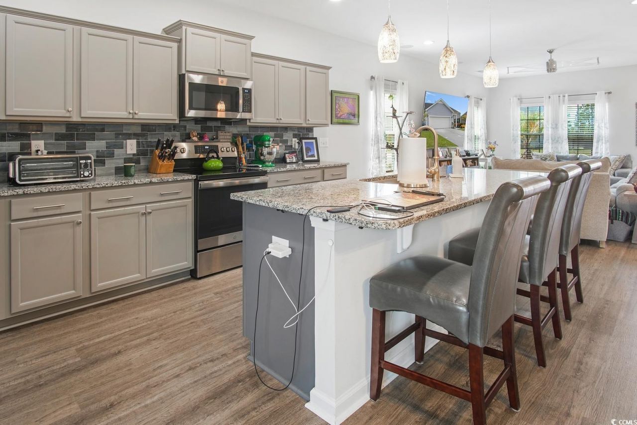 5039 Gladstone Dr Photo 13