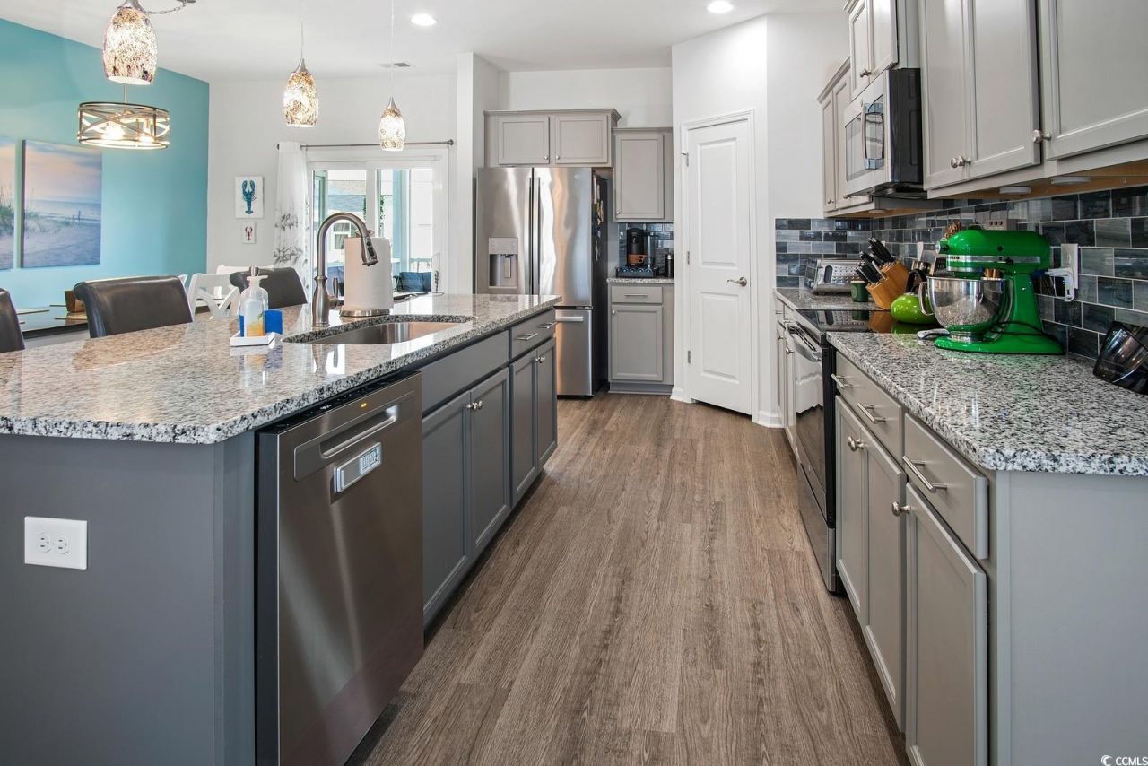 5039 Gladstone Dr Photo 15