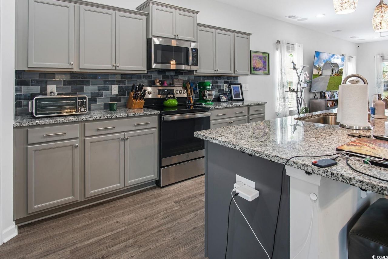 5039 Gladstone Dr Photo 16