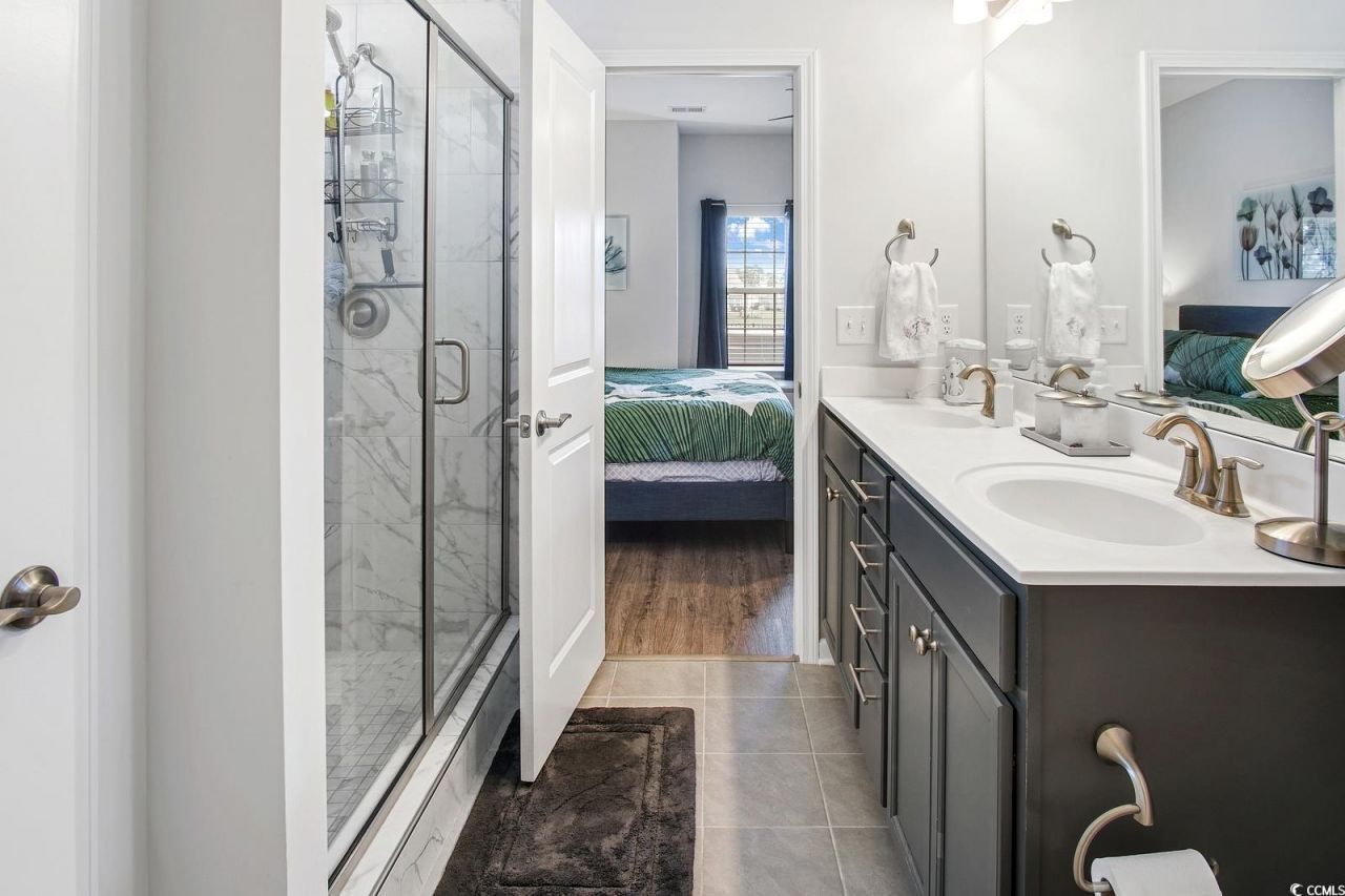 5039 Gladstone Dr Photo 24