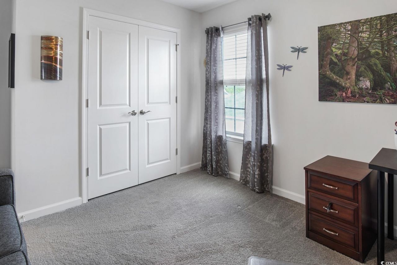 5039 Gladstone Dr Photo 32