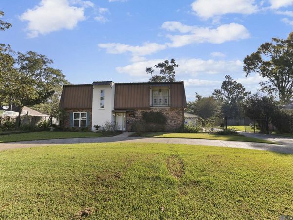 1139 E Riveroaks Dr, Baton Rouge, LA 70815