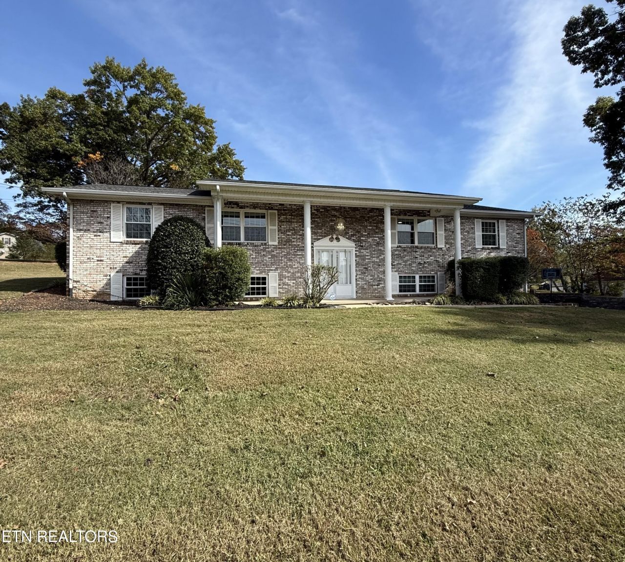 2112 Spring Hill Rd, Knoxville, TN 37914 Main Photo