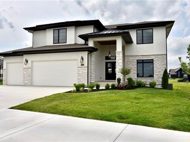 7616 N Booth Avenue, Kansas City, MO 64158