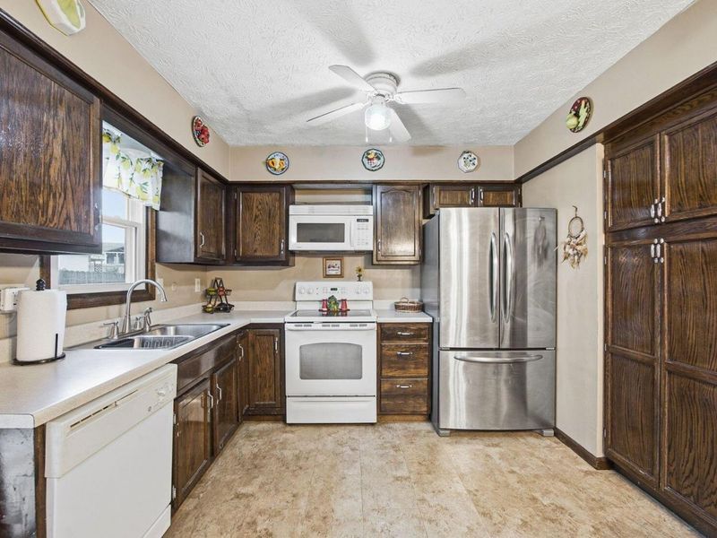 1485 Demorest Road, Columbus, OH 43228 Photo 11