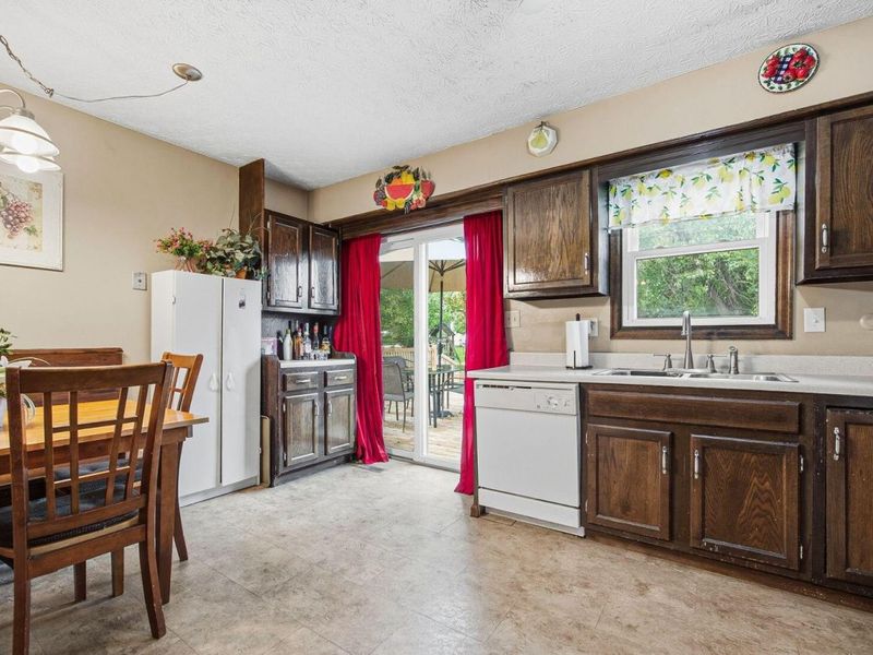 1485 Demorest Road, Columbus, OH 43228 Photo 13