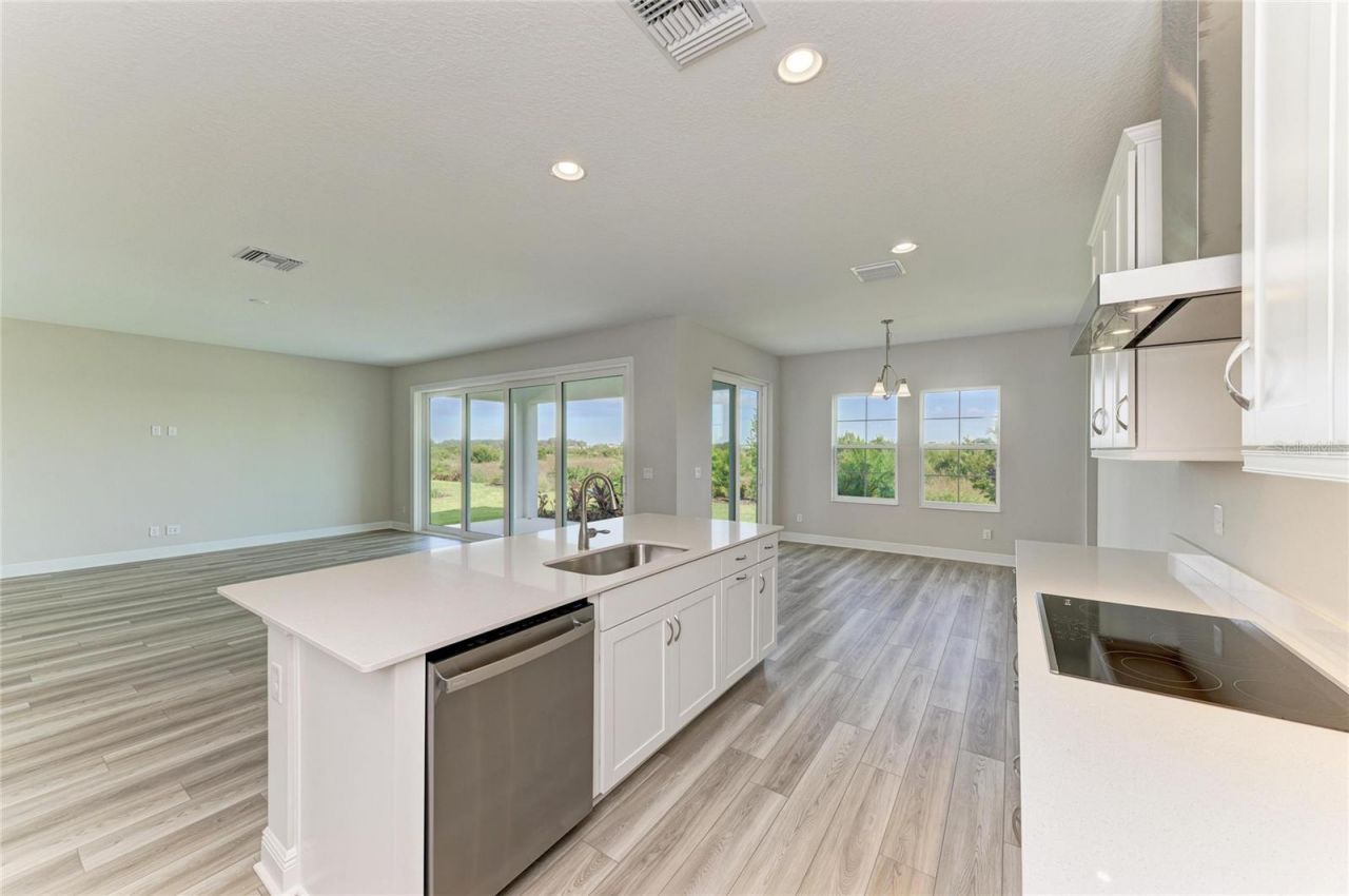 9723 Surrey Rose Drive, San Antonio, FL 33576 Photo