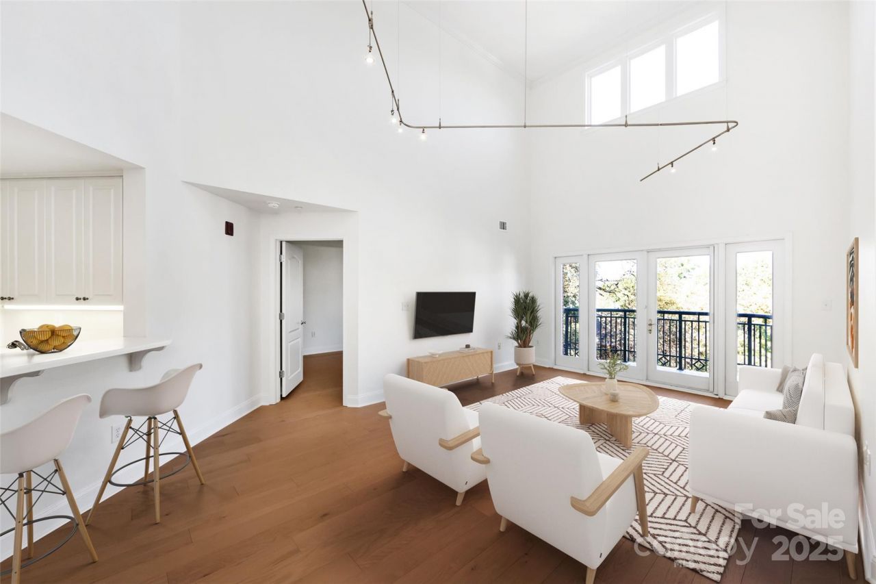 415 N Church Street, Unit 312, Charlotte, NC 28202 Main Photo