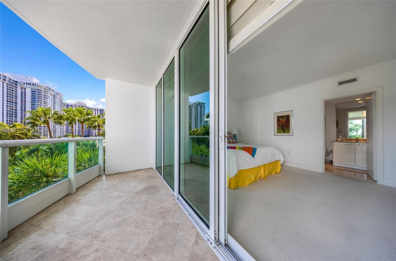 19955 NE 38th Ct, Unit 705, Aventura, FL 33180 Photo