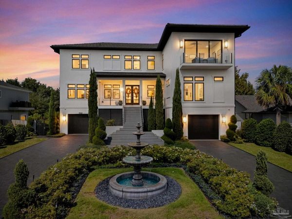 3348 Edgewater Dr, Gulf Breeze, FL 32563