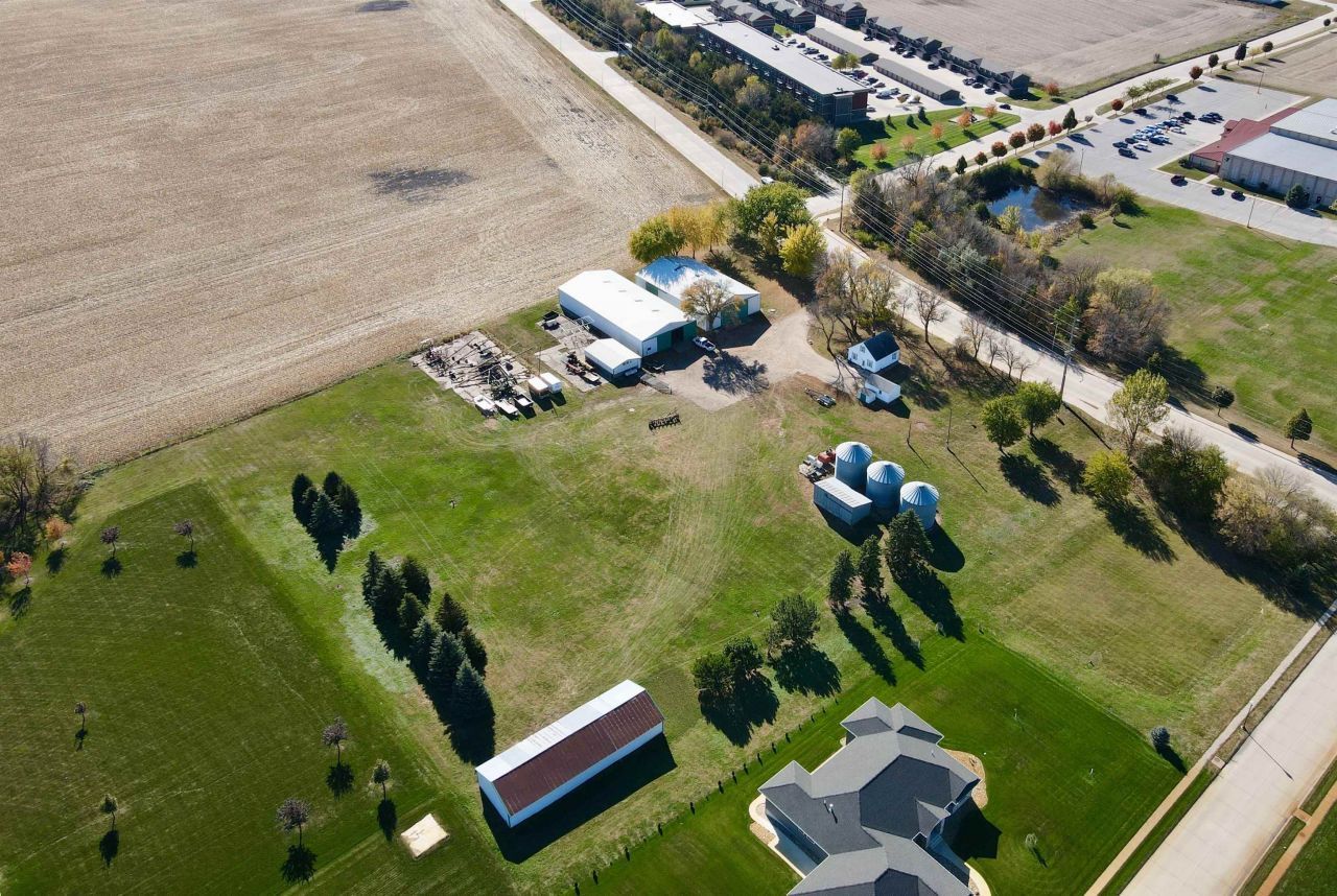 4035 Sunner Avenue, Spirit Lake, IA 51360 Main Photo