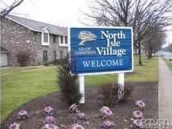 226 Pointe, Unit 226, Coram, NY 11727