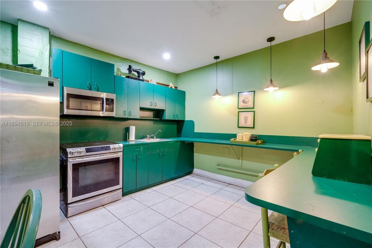 1121 NW 29th St, Miami, FL 33127 Photo