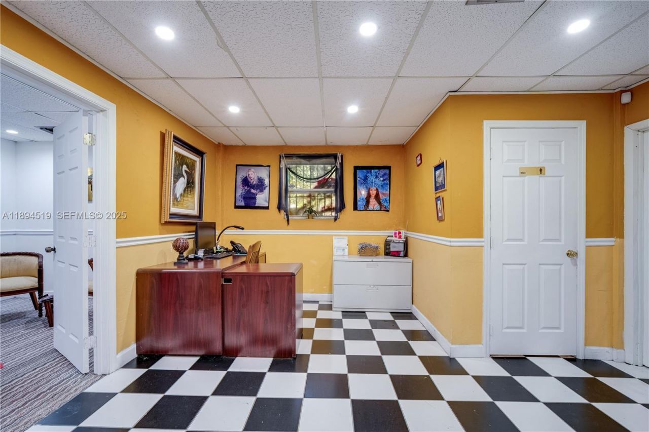 1121 NW 29th St, Miami, FL 33127 Photo