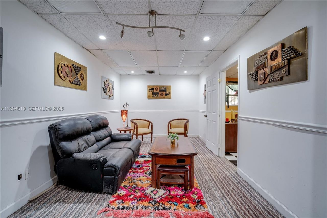 1121 NW 29th St, Miami, FL 33127 Photo