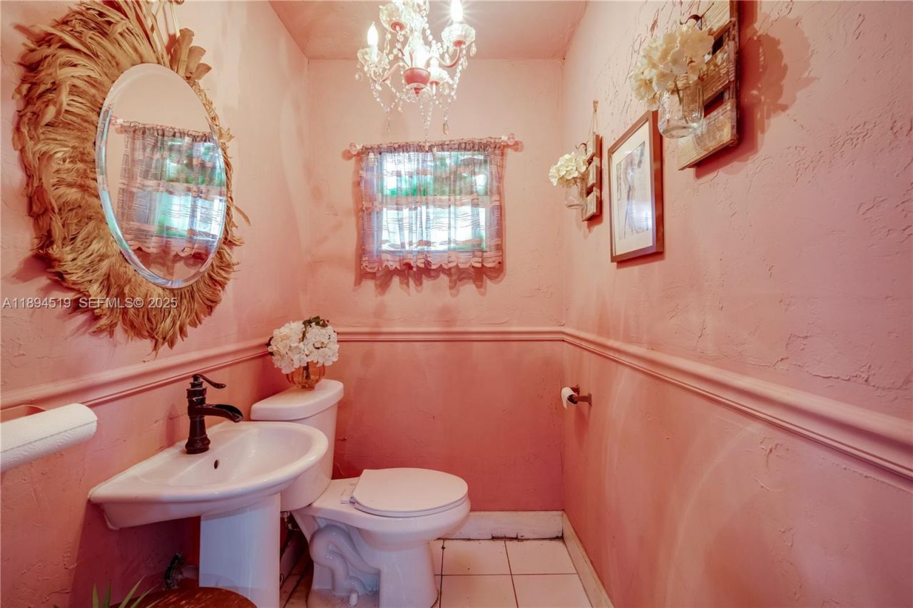 1121 NW 29th St, Miami, FL 33127 Photo