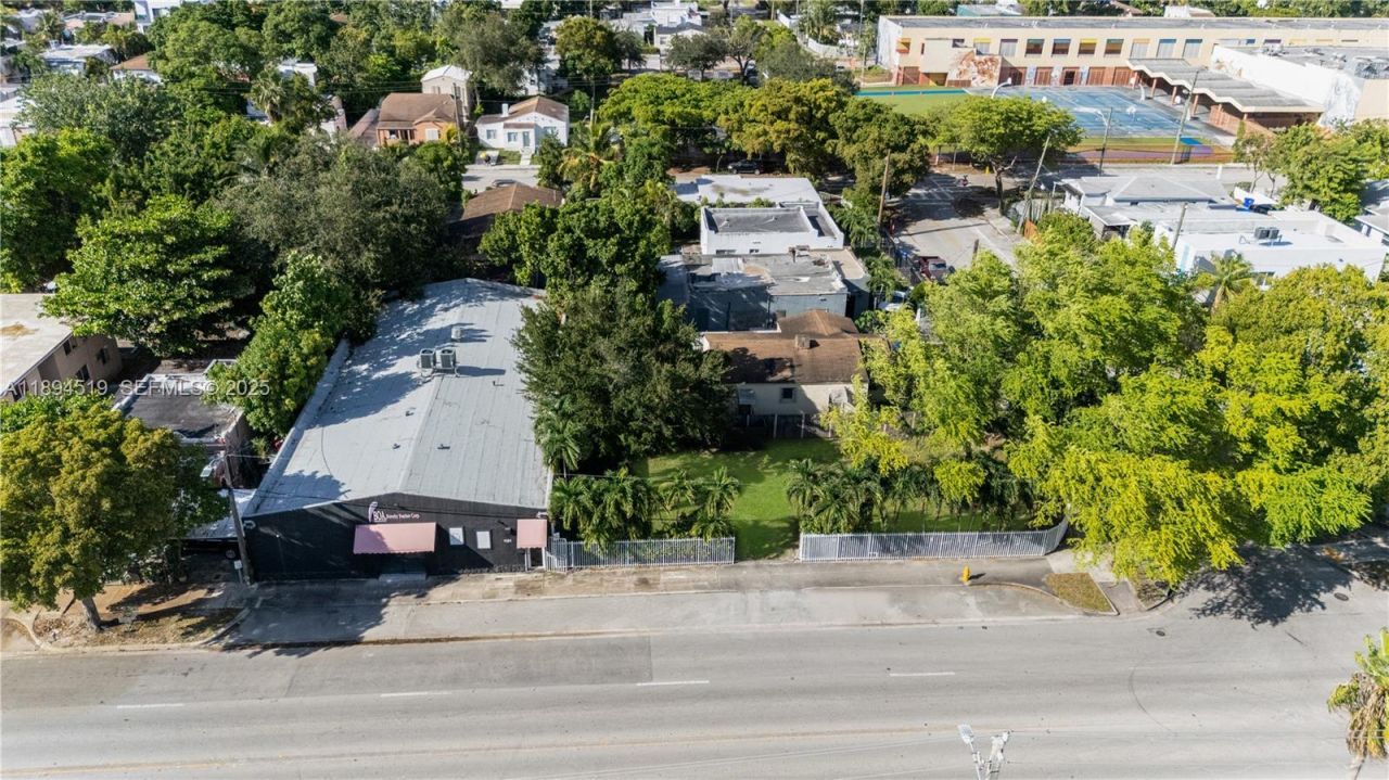 1121 NW 29th St, Miami, FL 33127 Photo