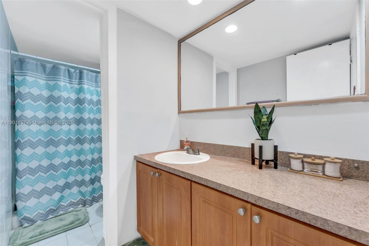 10500 SW 108th Ave, Unit B210, Miami, FL 33176 Photo