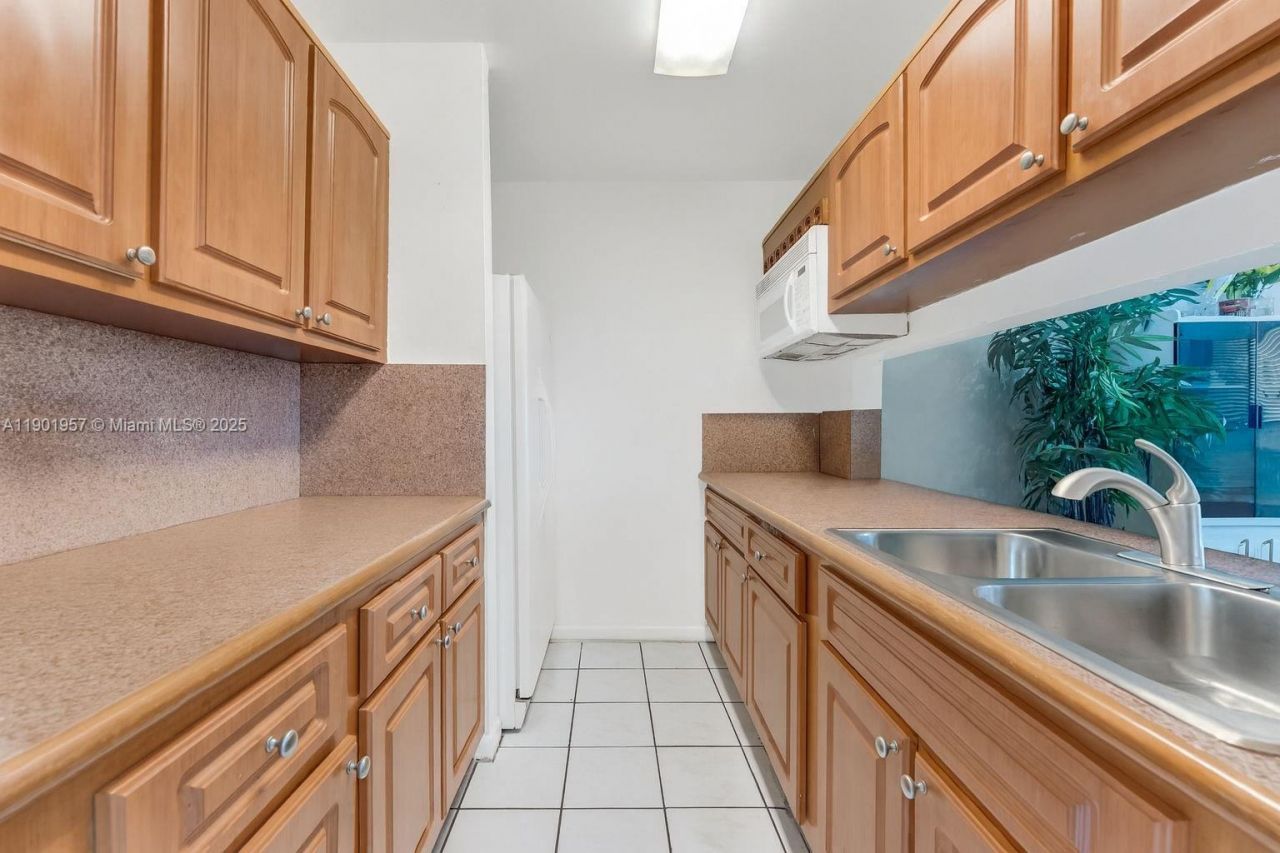 10500 SW 108th Ave, Unit B210, Miami, FL 33176 Photo