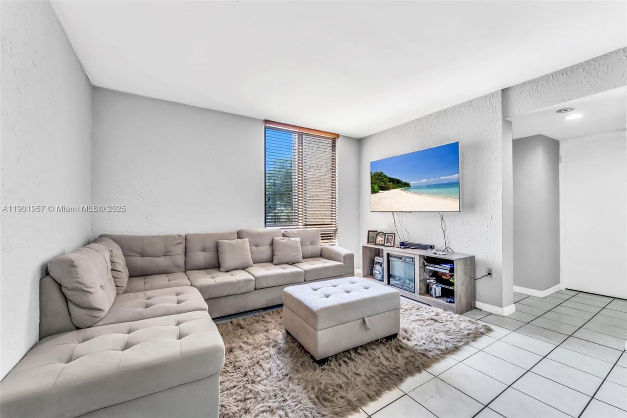 10500 SW 108th Ave, Unit B210, Miami, FL 33176 Photo