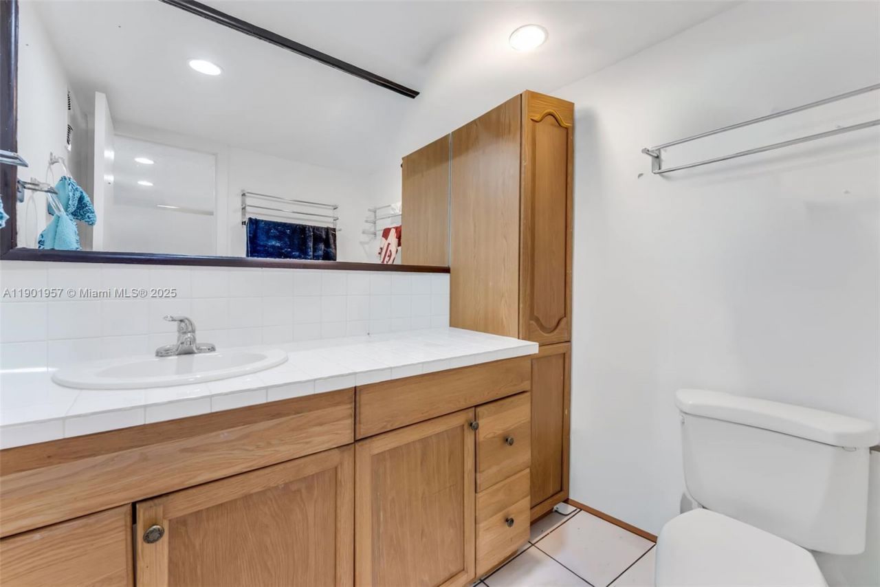 10500 SW 108th Ave, Unit B210, Miami, FL 33176 Photo