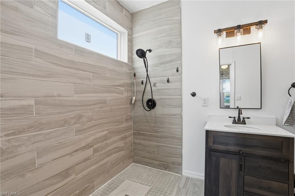 10733 Rio Mar Cir, Estero, FL 33928 Photo