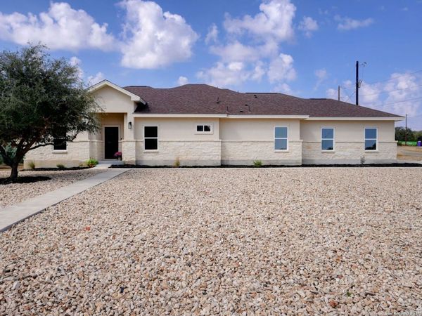 100 S Micah Andrews, Blanco, TX 78606