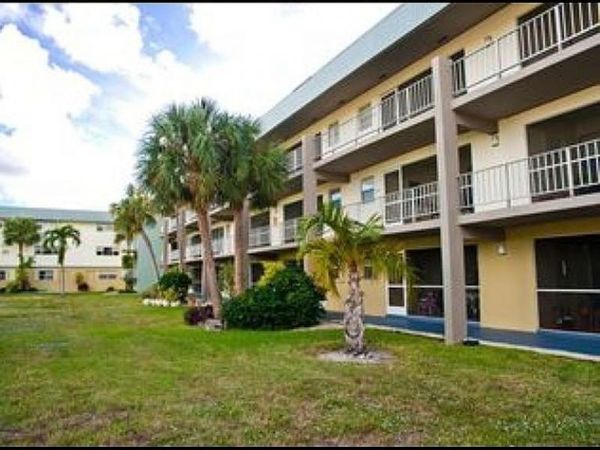 300 Layne Boulevard, Unit 215, Hallandale Beach, FL 33009