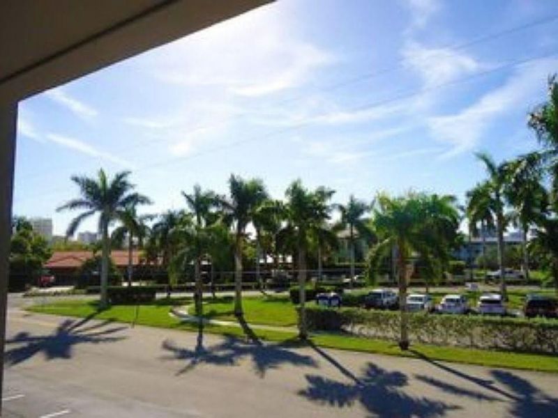 300 Layne Boulevard, Unit 215, Hallandale Beach, FL 33009 Photo